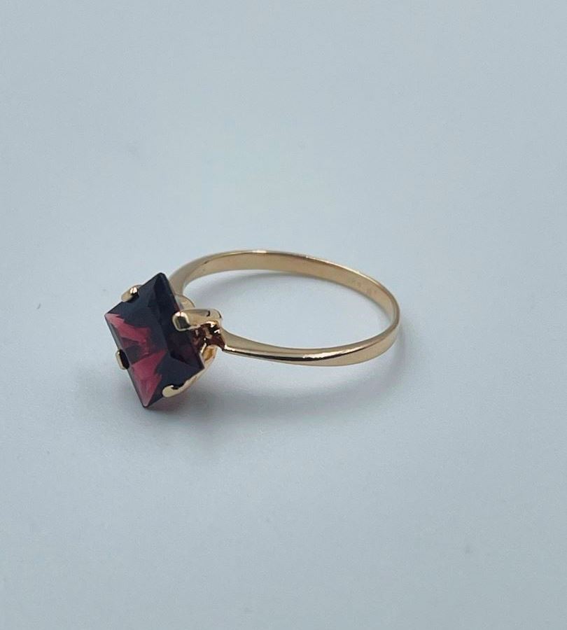 Золота каблучка 585° 1.43 г.